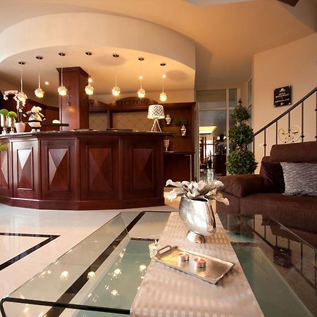 Xavin Wellness Hotel & Restaurant Harkány Extérieur photo