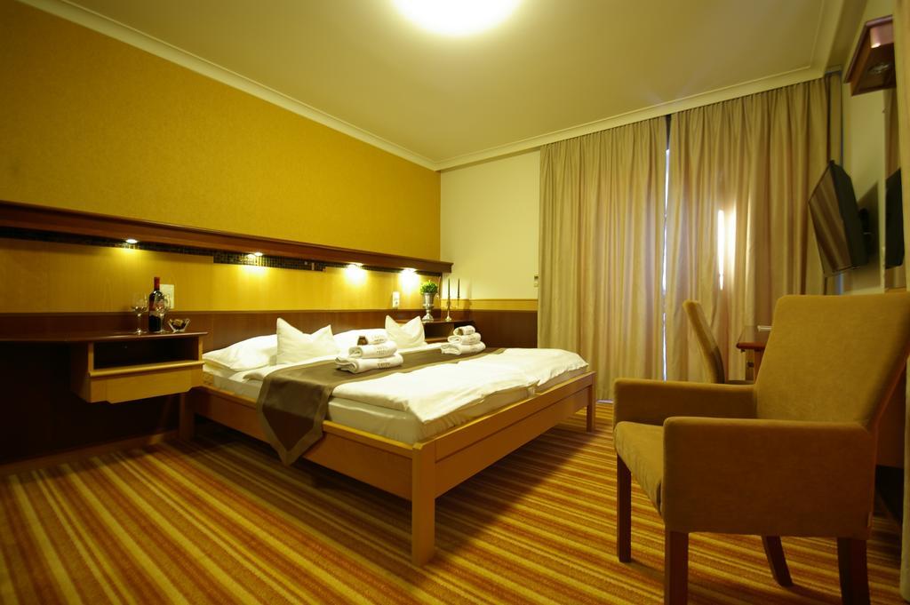 Xavin Wellness Hotel & Restaurant Harkány Chambre photo