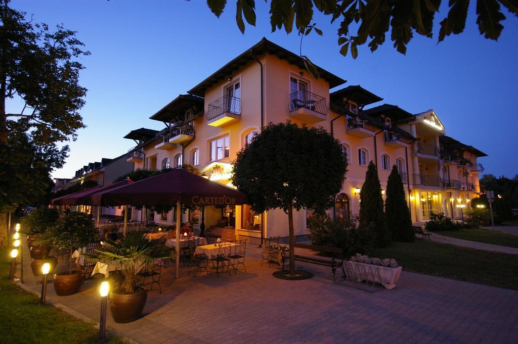 Xavin Wellness Hotel & Restaurant Harkány Extérieur photo